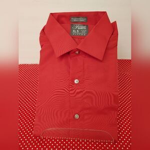 MEN'S SLIM FIT LUXE MICROFIBER SPREAD COLLAR DRESS SHIRT.